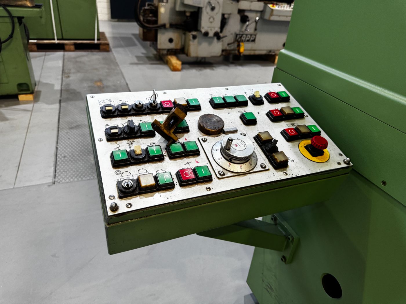 Klingelnberg SNC 30 Tool Grinder