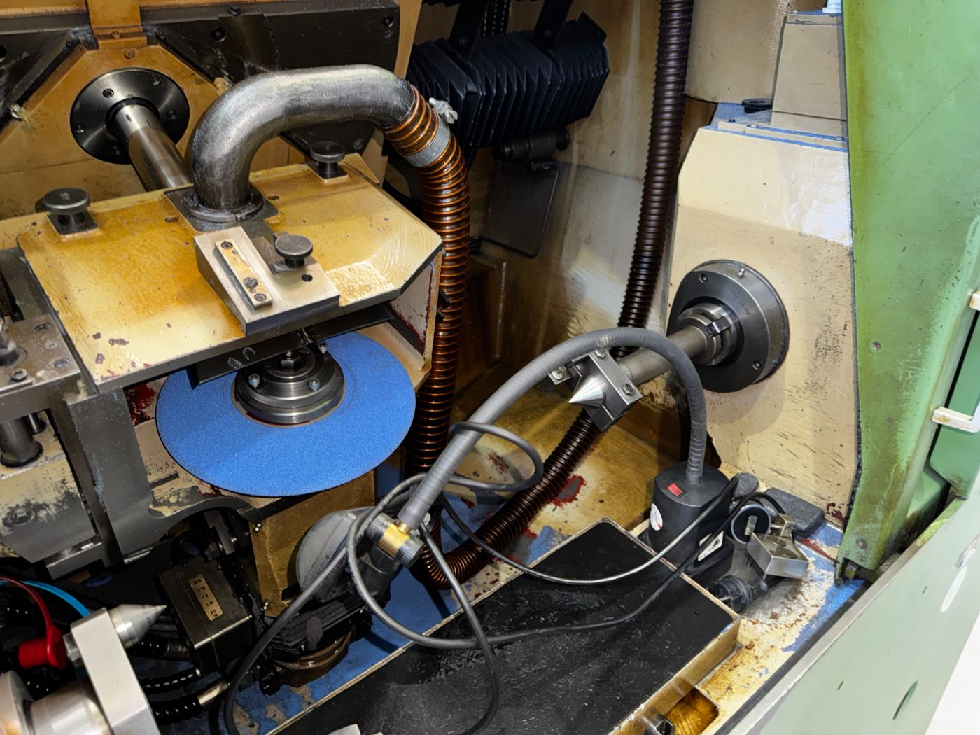 Klingelnberg SNC 30 Tool Grinder