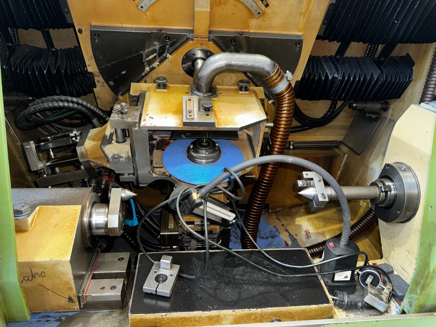 Klingelnberg SNC 30 Tool Grinder