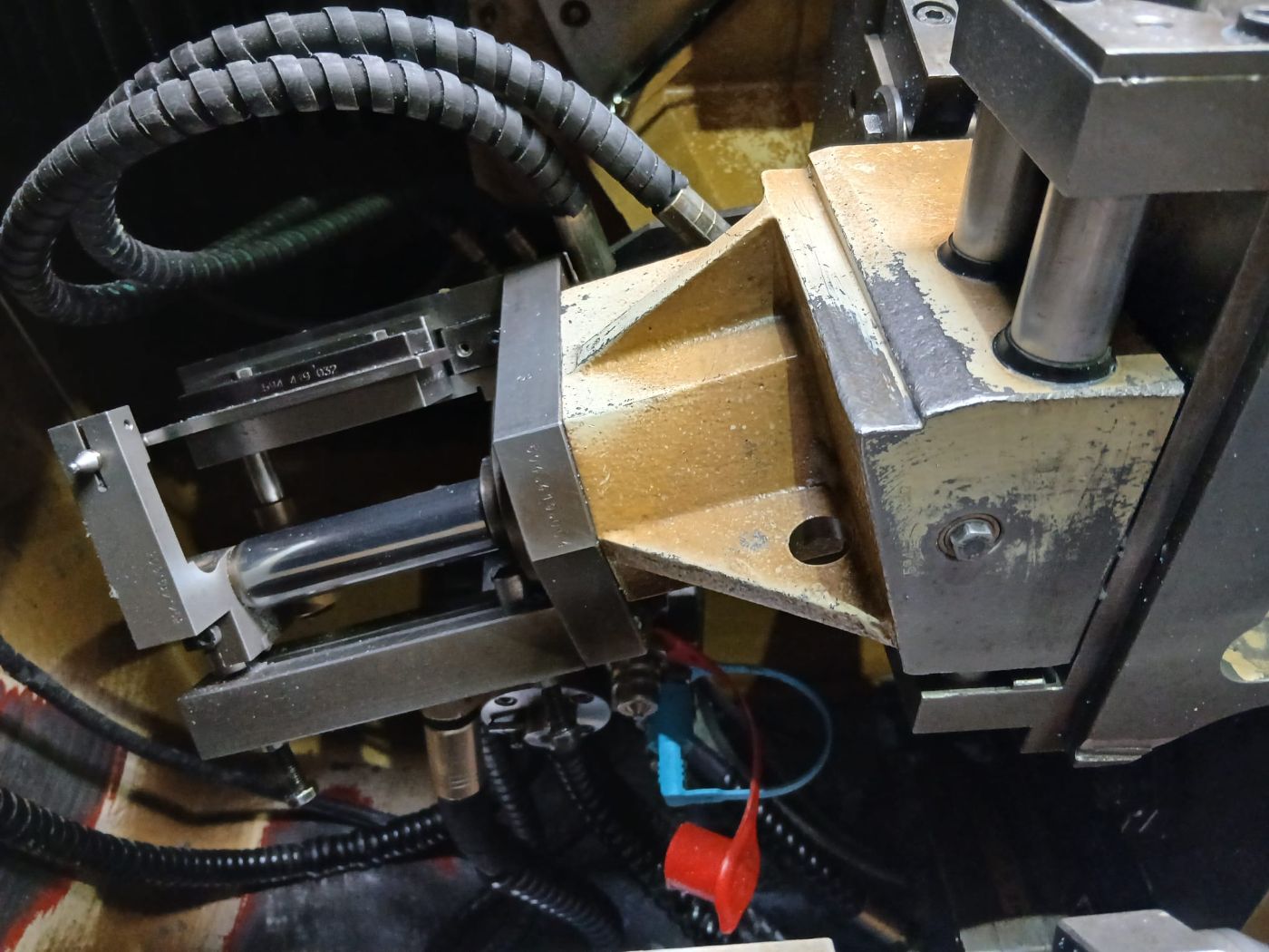 Klingelnberg SNC 30 Tool Grinder