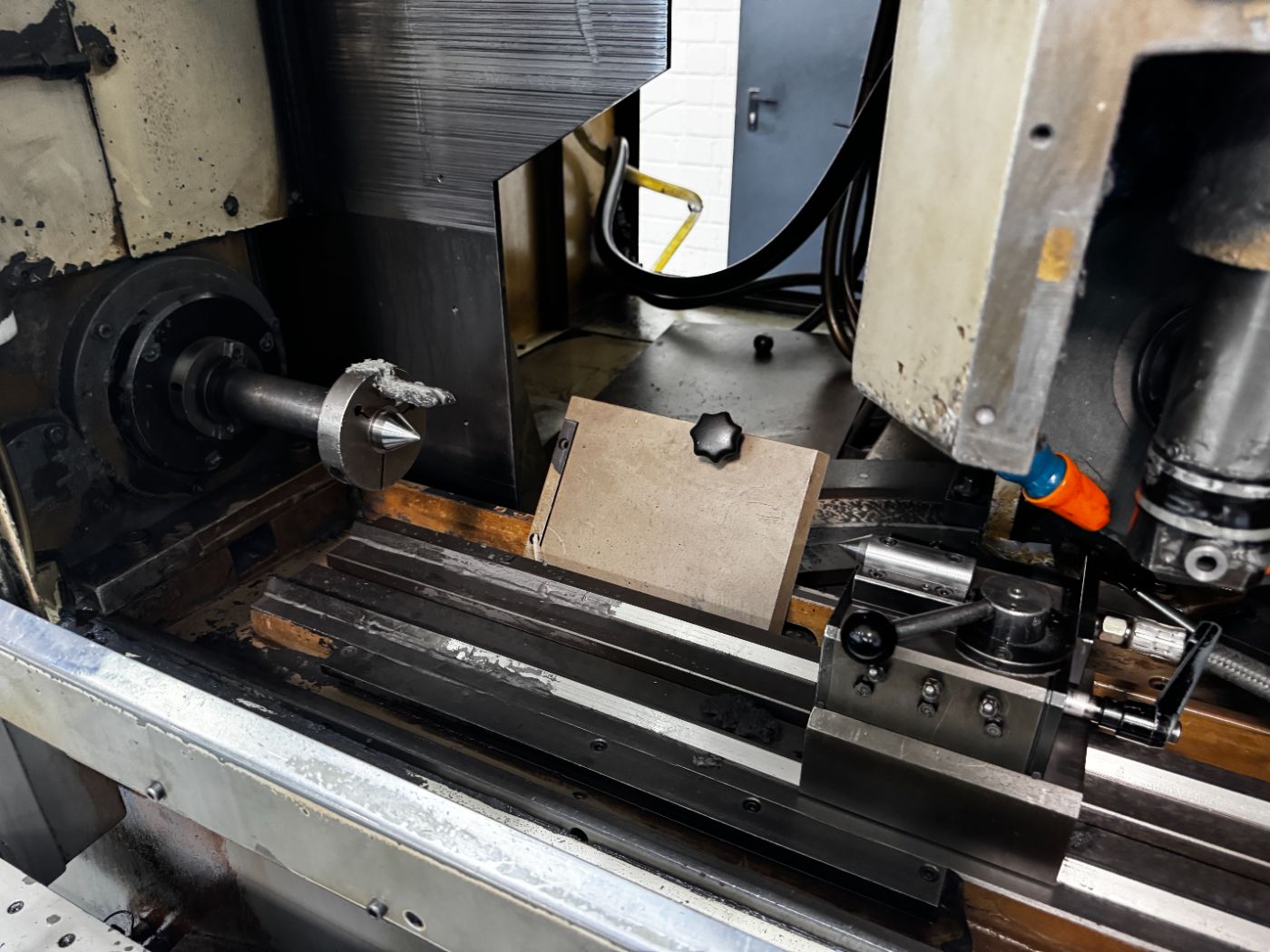 Kapp AST 305 B Hob Grinding Machine