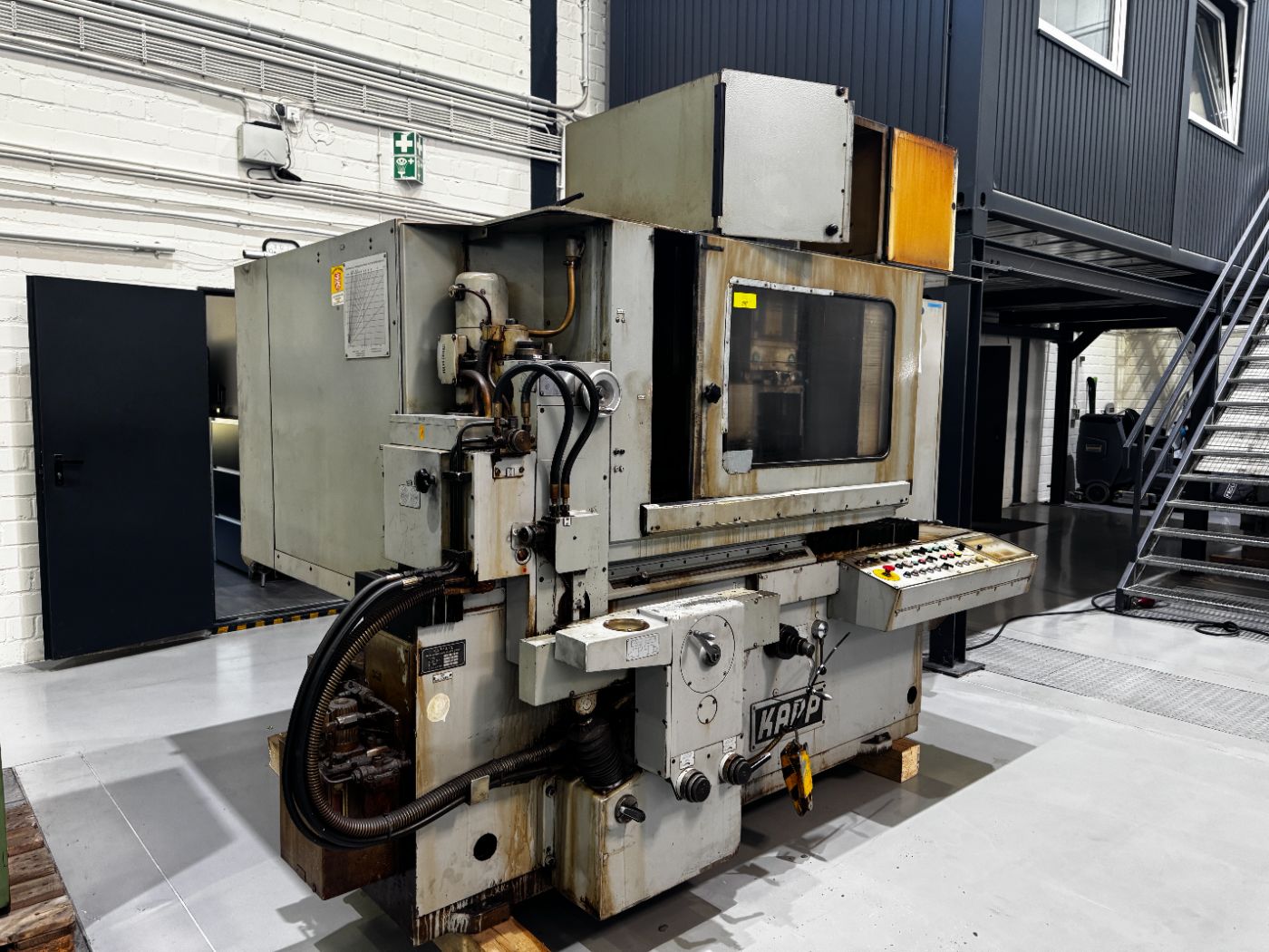 Kapp AST 305 B Hob Grinding Machine