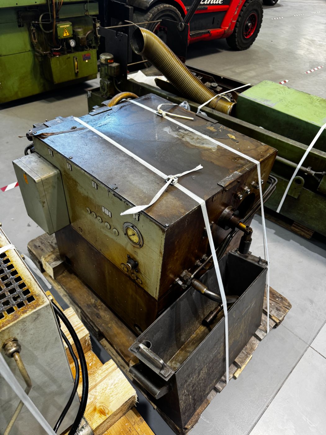Kapp AST 305 B Hob Grinding Machine