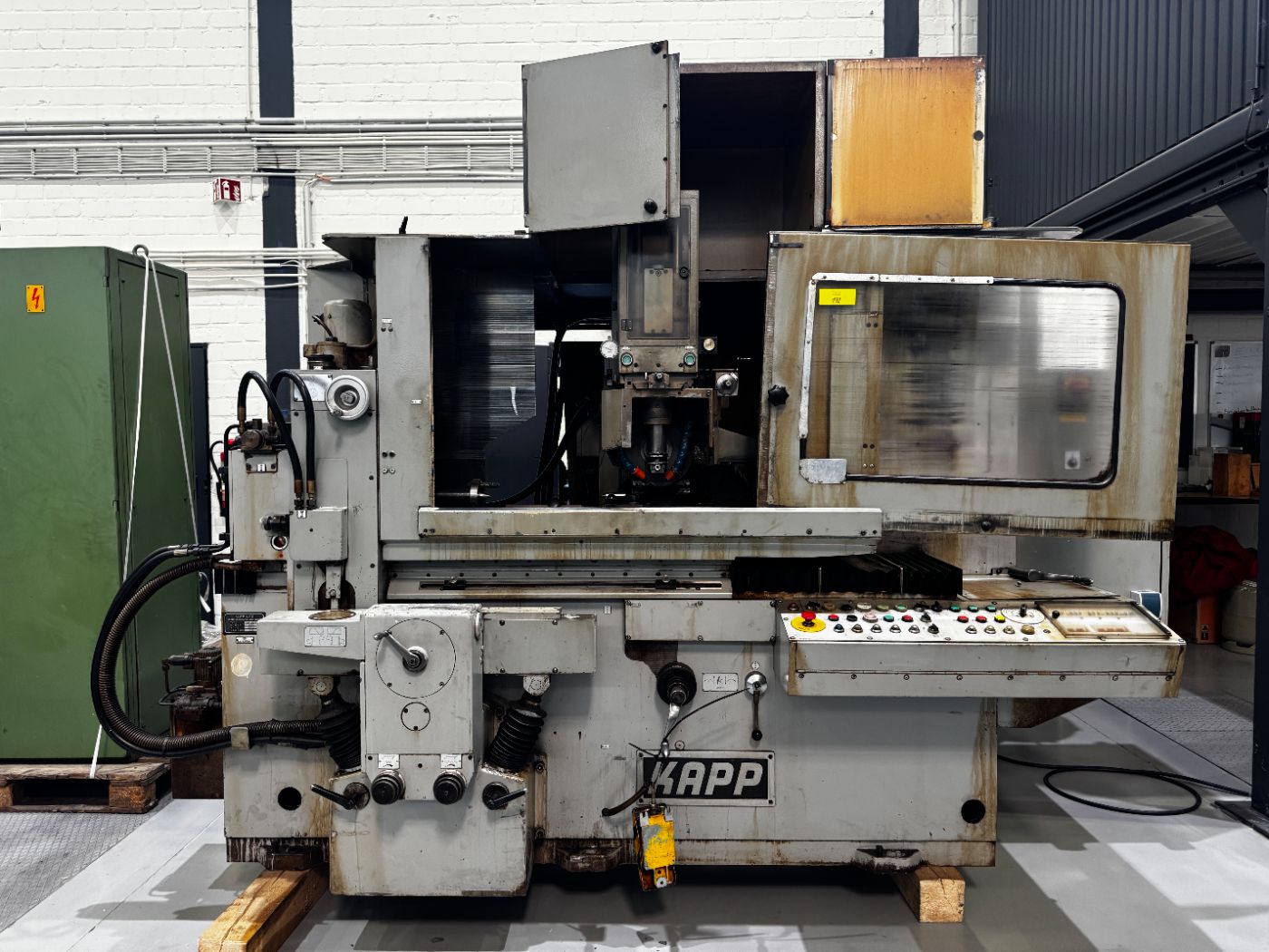 Kapp AST 305 B Hob Grinding Machine
