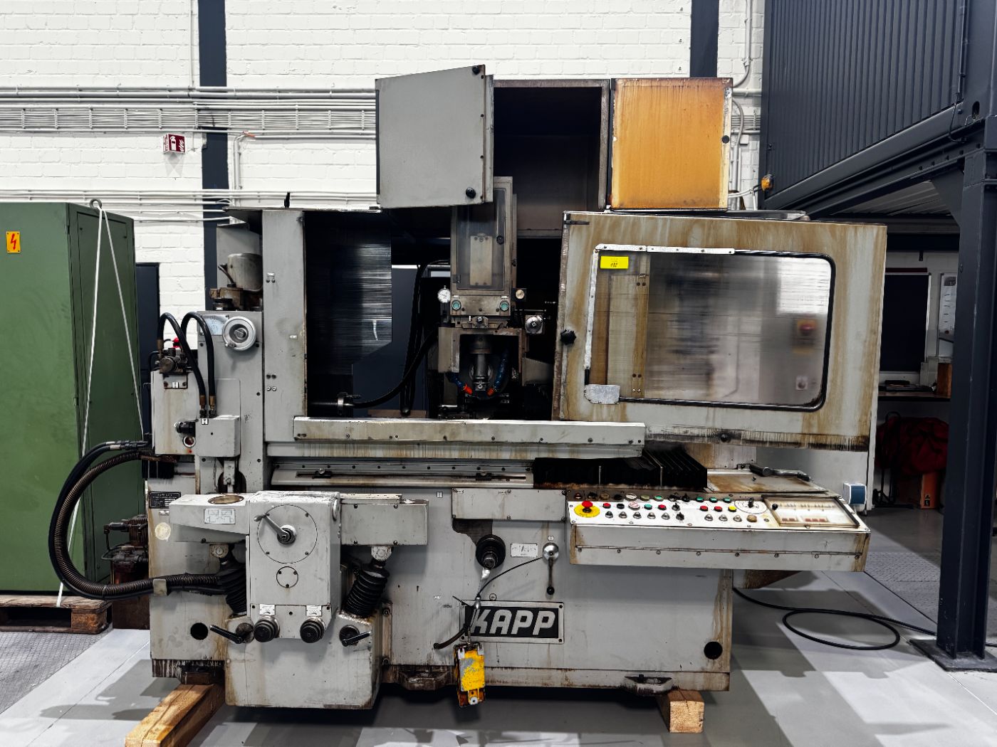 Kapp AST 305 B Hob Grinding Machine