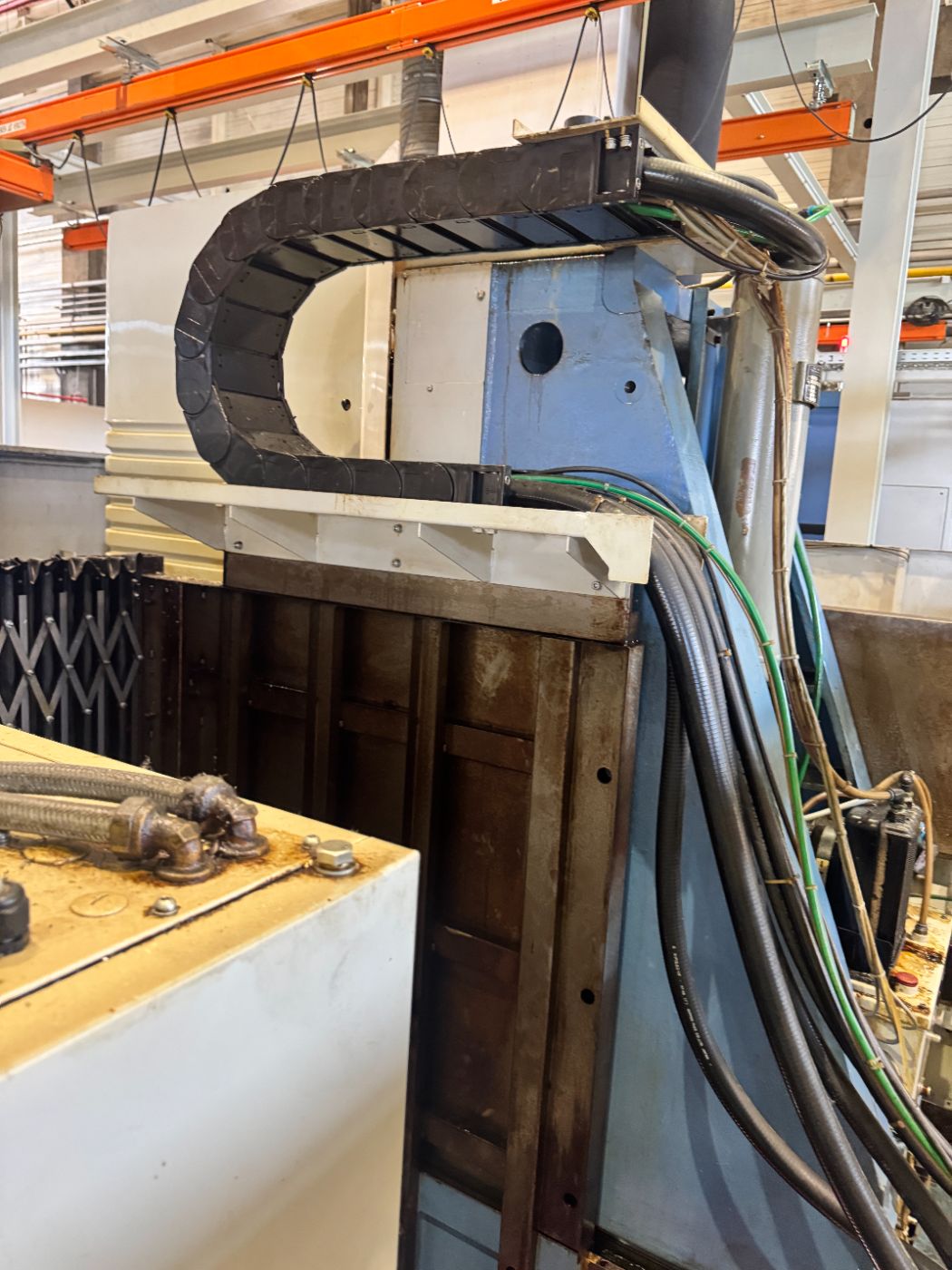 MAZAK VTC 300 Vertical Machining Center