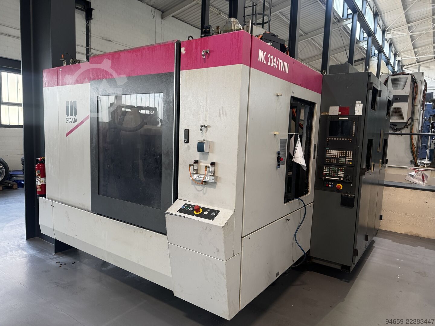 STAMA MC 334 Vertical Machining Center
