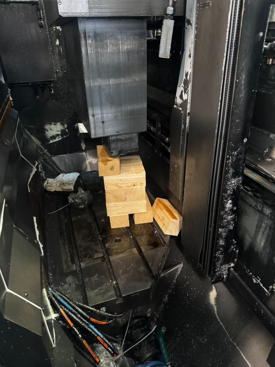 STAMA MC 334 Vertical Machining Center