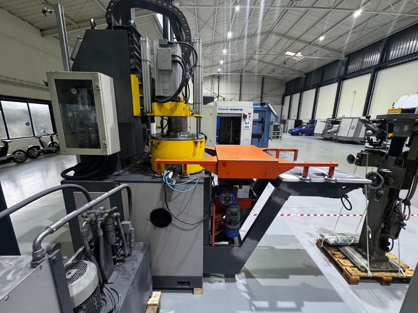 Wheel Rim Brushing and Deburring Machine