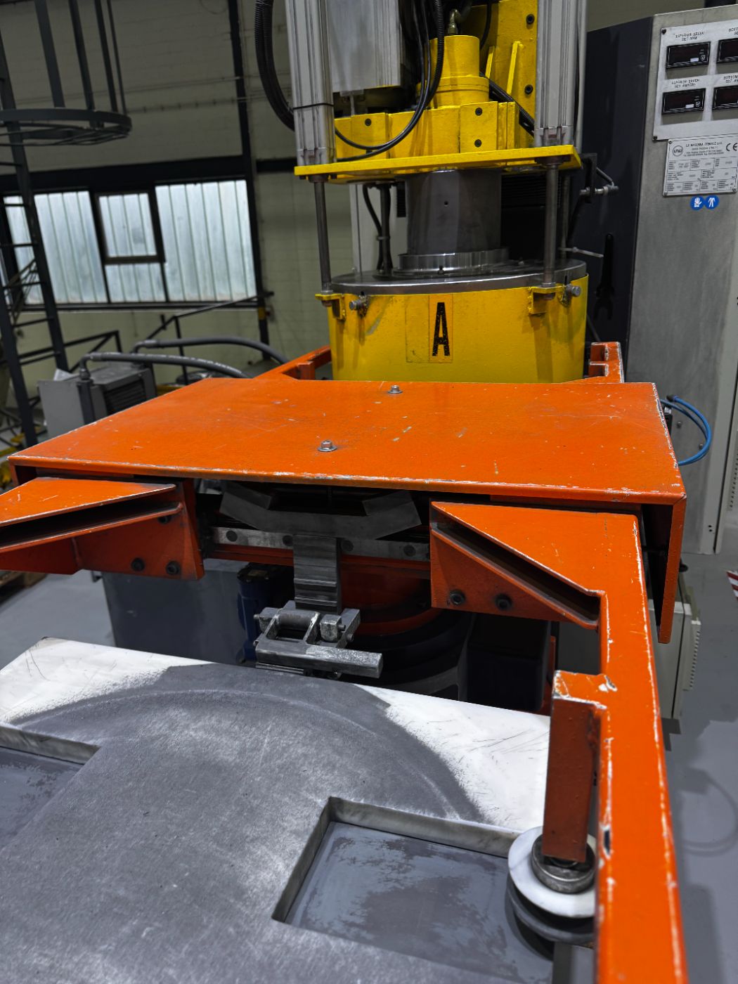 Wheel Rim Brushing and Deburring Machine