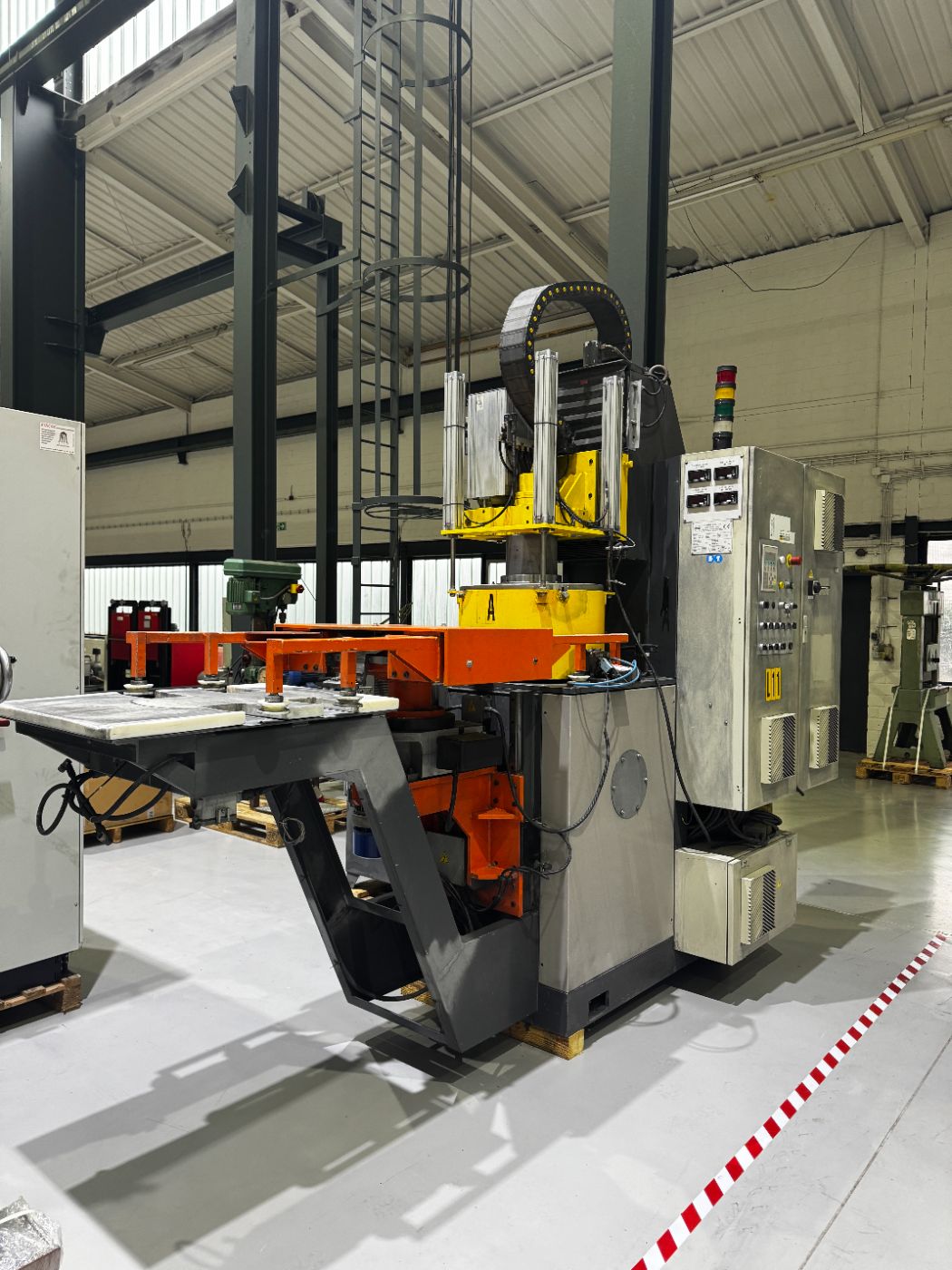 Wheel Rim Brushing and Deburring Machine